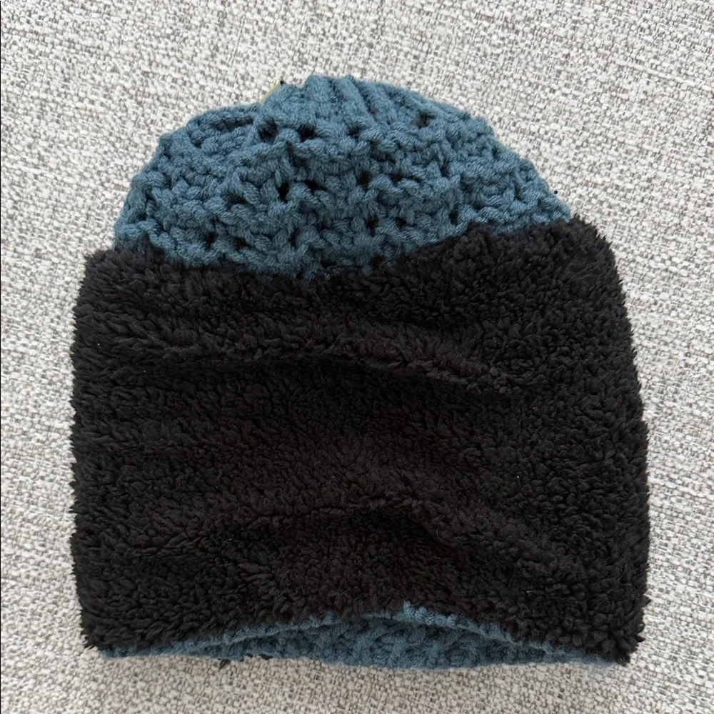 Ireland- Blue Knit Beanie - Picture 4 of 8